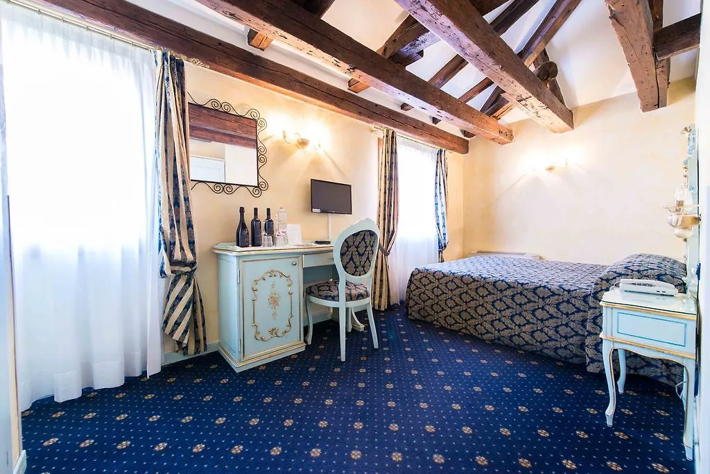 Locanda Ca' Zose Venice 3*,  Italy